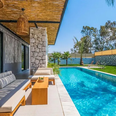 Viohouses - Luxury Private Pool Villa *