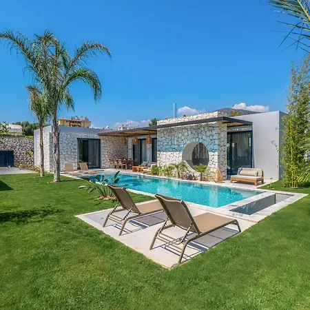 Viohouses - Luxury Private Pool *